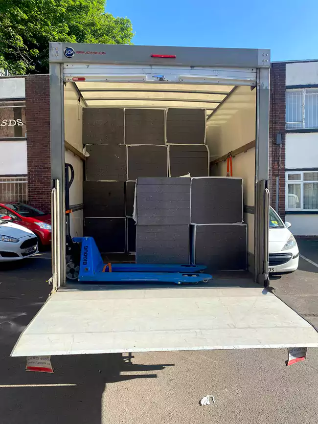next day courier service providing time sensitive deliveries